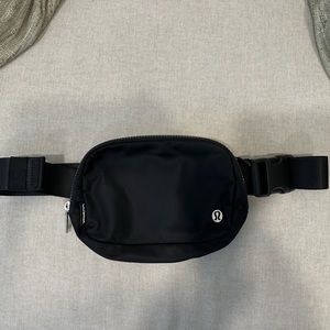 Black Lululemon 1L belt bag